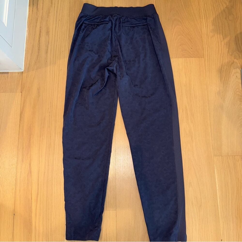Athleta Brooklyn Textured Ankle Pant Leopard print 0 - Picture 6 of 13